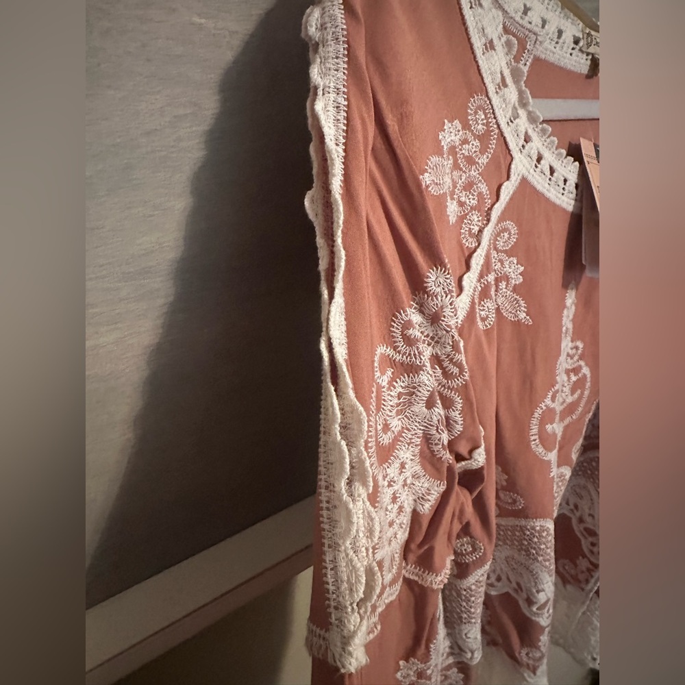 NWT Democracy Embroidered Lace Blouse in Brown Nutmeg and Cream Lace! SZ Medium - Picture 5 of 6